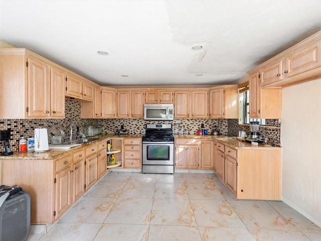 16815 NW 38th Ct, Miami Gardens, FL 33055