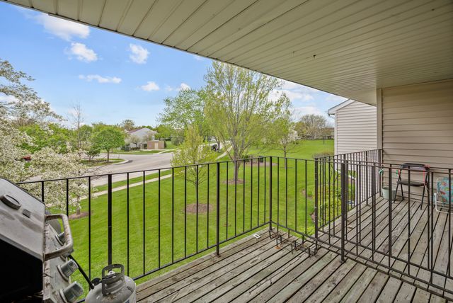 117 GANT Circle F, Streamwood, IL 60107
