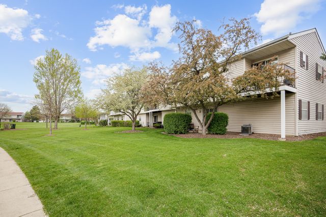117 GANT Circle F, Streamwood, IL 60107