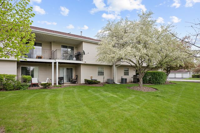 117 GANT Circle F, Streamwood, IL 60107