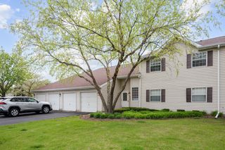117 GANT Circle F, Streamwood, IL 60107