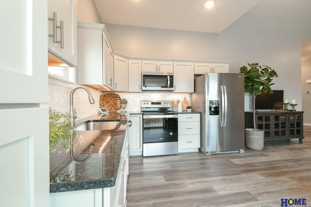 5866 S 94th Street, Lincoln, NE 68526