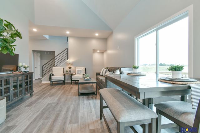 5866 S 94th Street, Lincoln, NE 68526