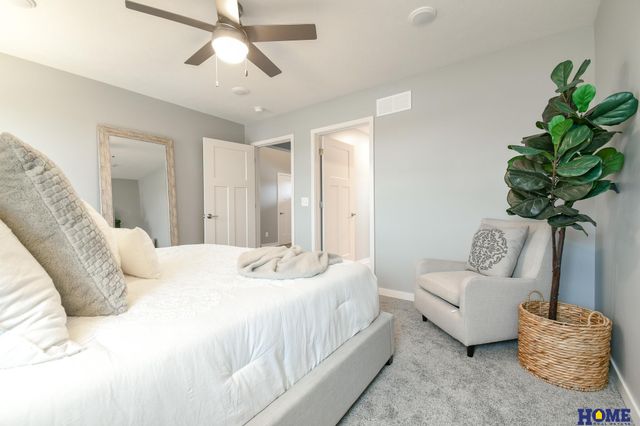 5866 S 94th Street, Lincoln, NE 68526