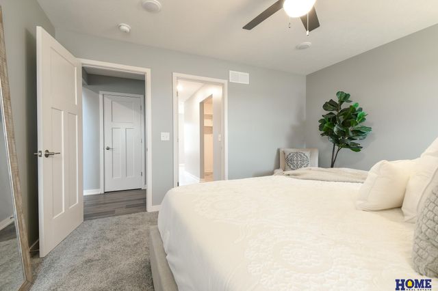 5866 S 94th Street, Lincoln, NE 68526