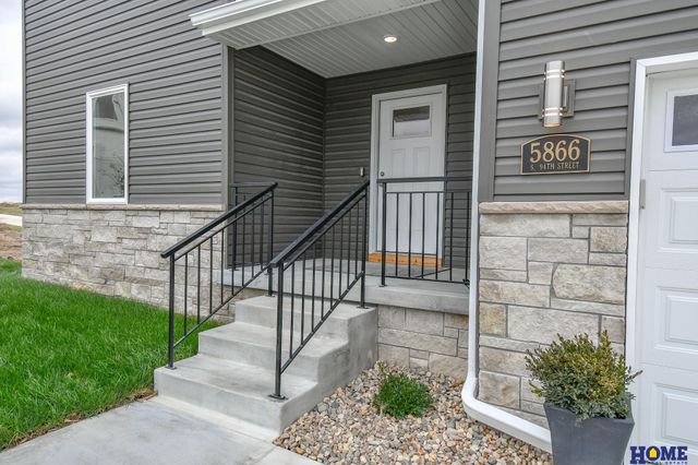 5866 S 94th Street, Lincoln, NE 68526