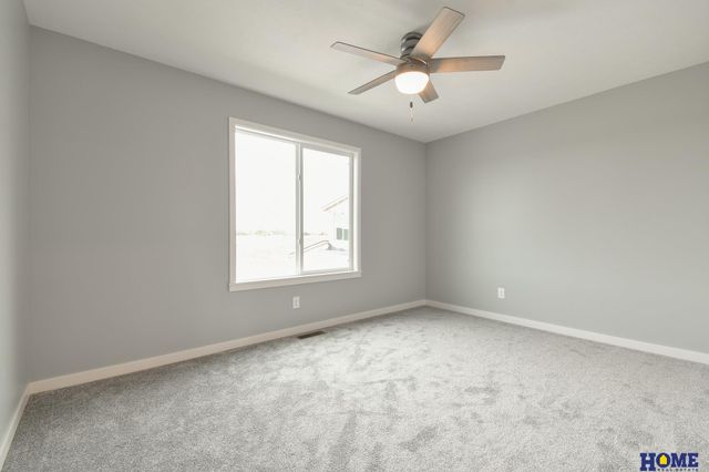 5866 S 94th Street, Lincoln, NE 68526