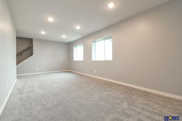 5866 S 94th Street, Lincoln, NE 68526