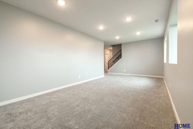 5866 S 94th Street, Lincoln, NE 68526