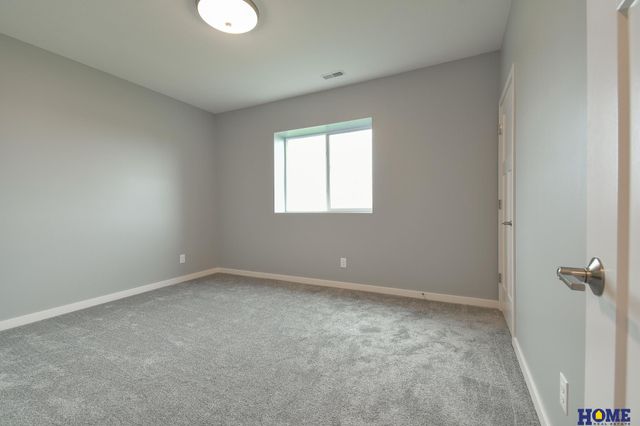 5866 S 94th Street, Lincoln, NE 68526