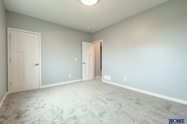 5866 S 94th Street, Lincoln, NE 68526