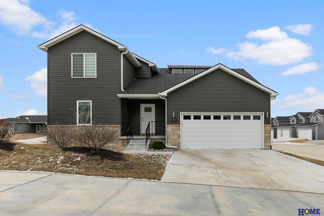 5866 S 94th Street, Lincoln, NE 68526
