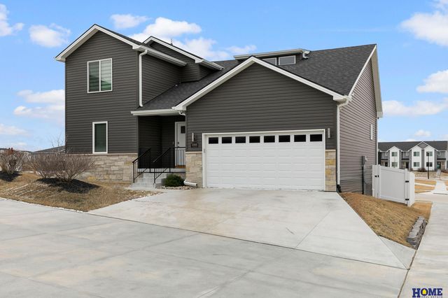 5866 S 94th Street, Lincoln, NE 68526