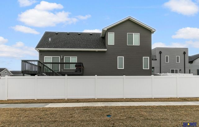 5866 S 94th Street, Lincoln, NE 68526