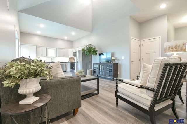 5866 S 94th Street, Lincoln, NE 68526