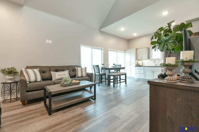 5866 S 94th Street, Lincoln, NE 68526