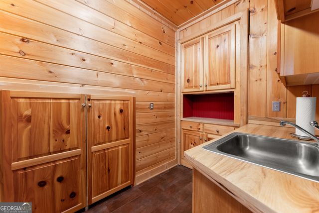 22 Highland Road, Sautee Nacoochee, GA 30571