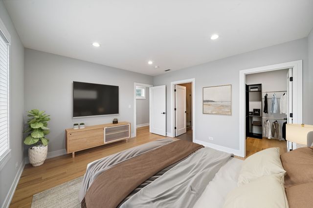 932 N Trumbull Avenue, Chicago, IL 60651