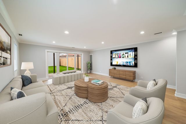 932 N Trumbull Avenue, Chicago, IL 60651