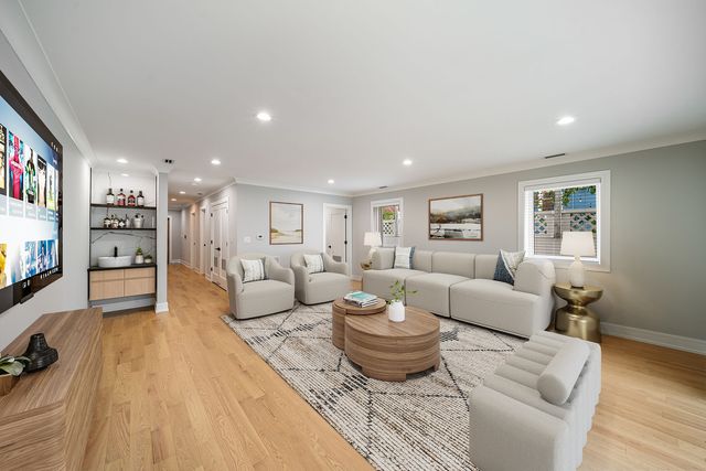 932 N Trumbull Avenue, Chicago, IL 60651