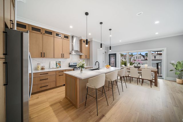 932 N Trumbull Avenue, Chicago, IL 60651