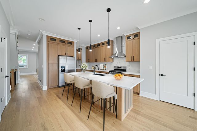 932 N Trumbull Avenue, Chicago, IL 60651