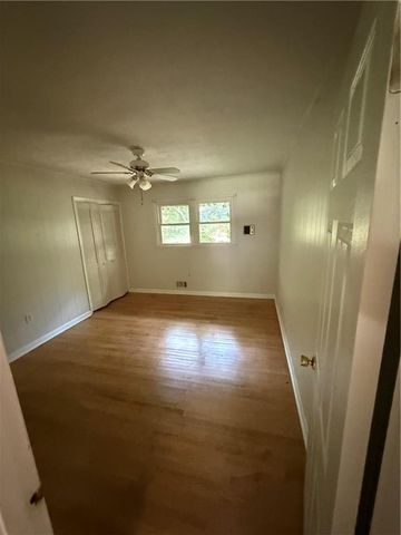 821 Shipp Circle NW, Conyers, GA 30012