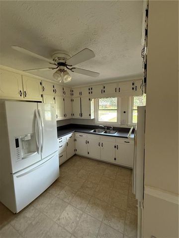 821 Shipp Circle NW, Conyers, GA 30012