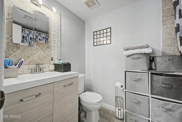 720 E ALICE Avenue 206, Phoenix, AZ 85020