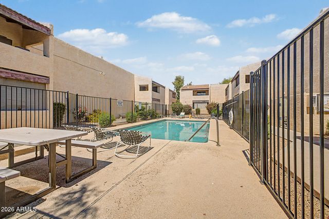 720 E ALICE Avenue 206, Phoenix, AZ 85020
