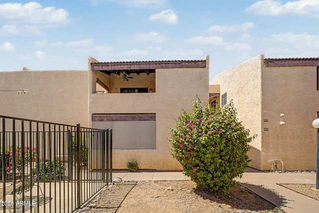 720 E ALICE Avenue 206, Phoenix, AZ 85020