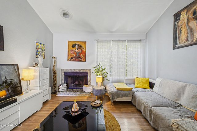 720 E ALICE Avenue 206, Phoenix, AZ 85020