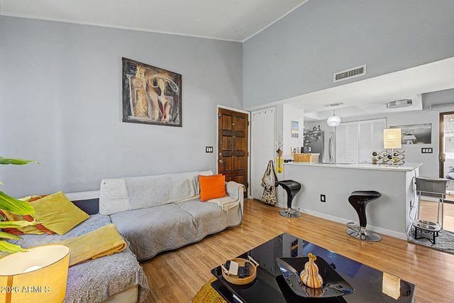 720 E ALICE Avenue 206, Phoenix, AZ 85020