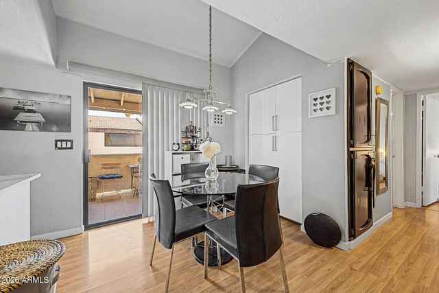 720 E ALICE Avenue 206, Phoenix, AZ 85020