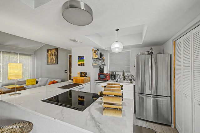 720 E ALICE Avenue 206, Phoenix, AZ 85020