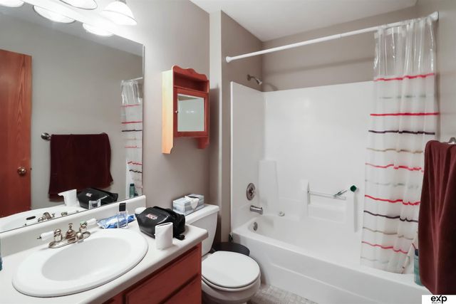 240 W Irving Street, Lincoln, NE 68521