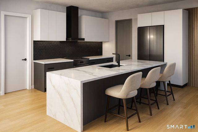 13 Meadow Street, New Hartford, CT 06057