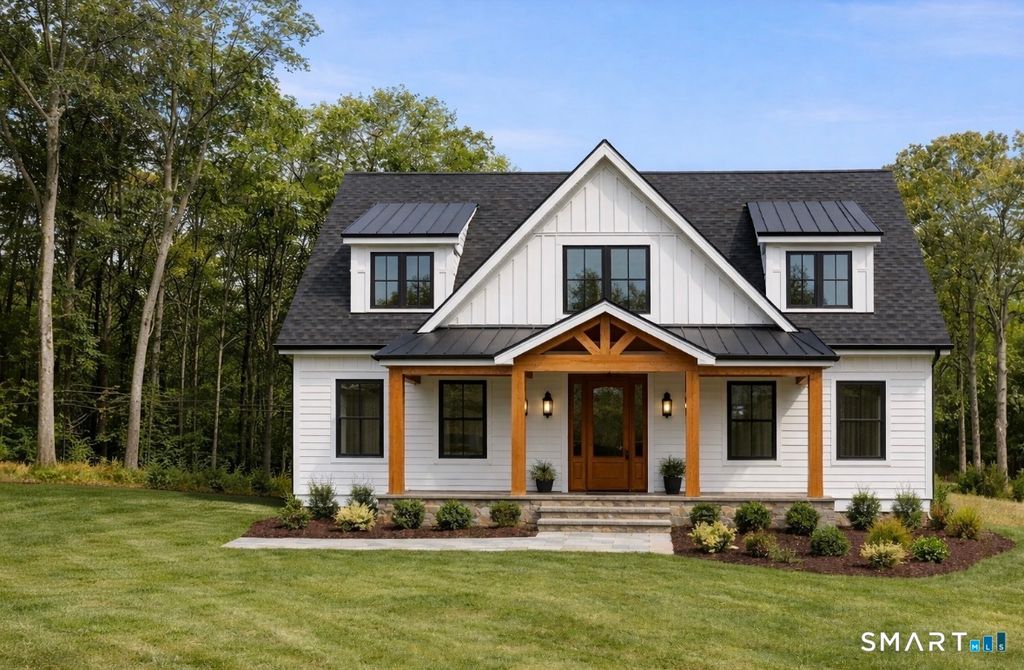 13 Meadow Street, New Hartford, CT 06057