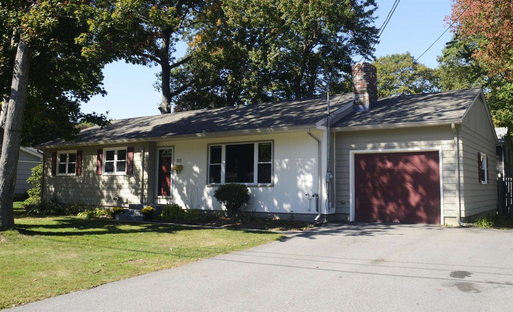 311 McKinley Road, Portsmouth, NH 03801