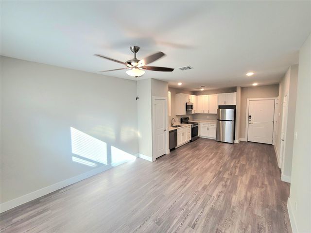 1720 Crestdale Drive 2209, Houston, TX 77080