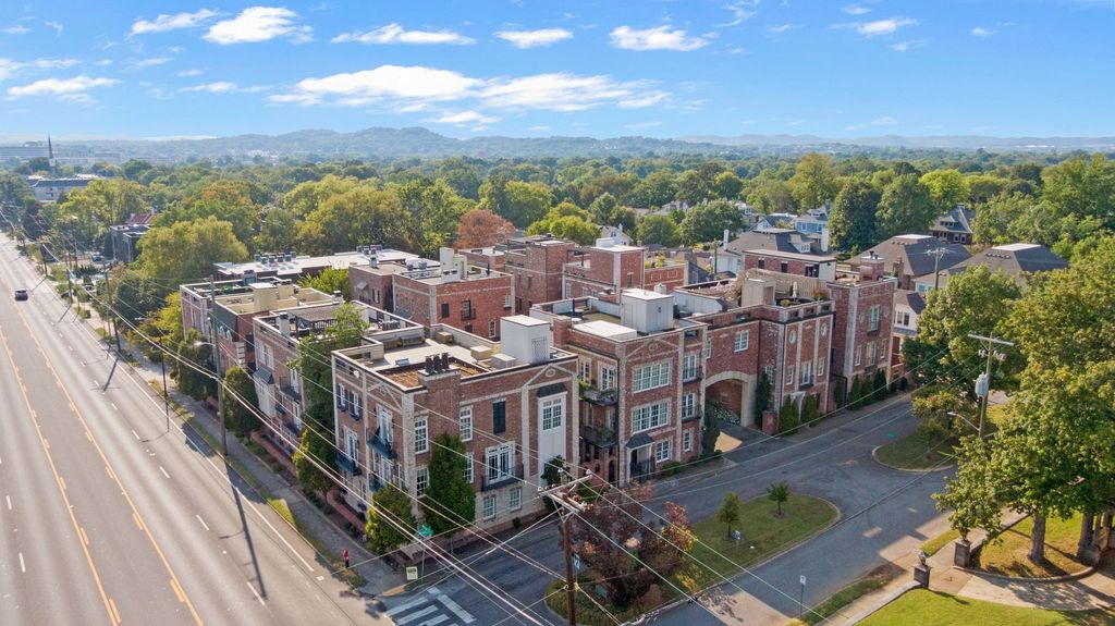 112 W End Close, Nashville, TN 37205