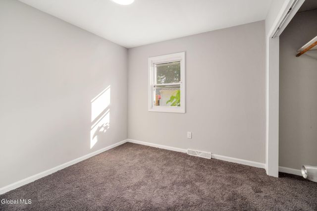 420 Chiswell Road, Schenectady, NY 12304