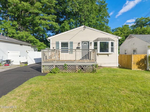 420 Chiswell Road, Schenectady, NY 12304
