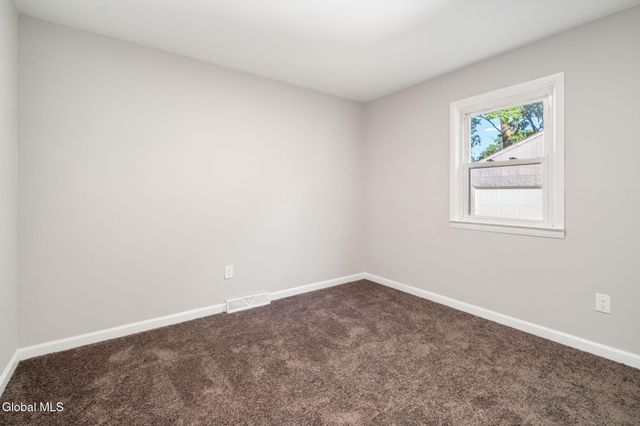 420 Chiswell Road, Schenectady, NY 12304