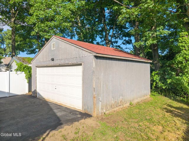 420 Chiswell Road, Schenectady, NY 12304