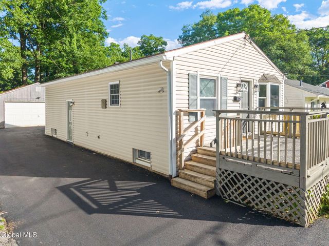 420 Chiswell Road, Schenectady, NY 12304