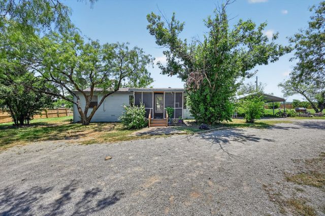 736 Little Joe Road, Sanger, TX 76266