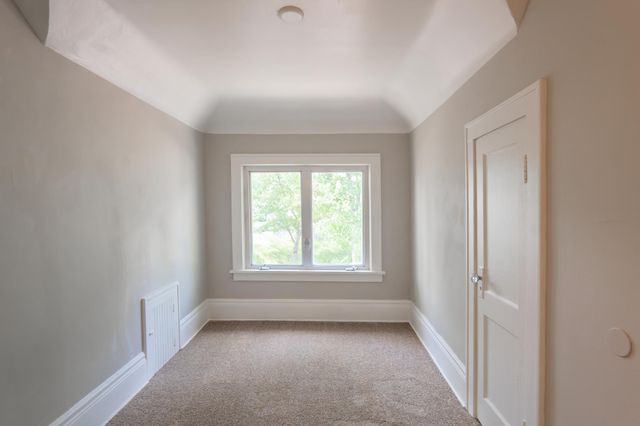 188 Wyoming Street E, Saint Paul, MN 55107