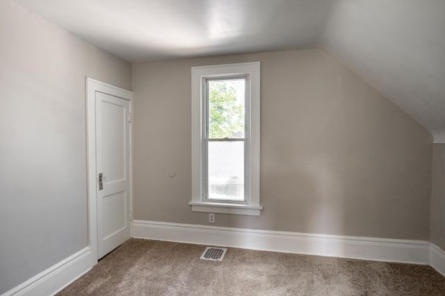 188 Wyoming Street E, Saint Paul, MN 55107
