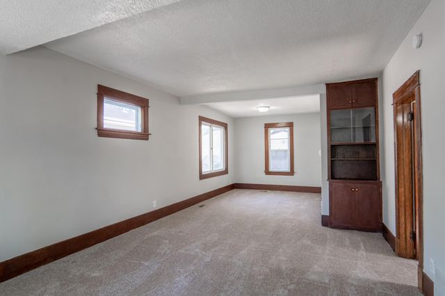 188 Wyoming Street E, Saint Paul, MN 55107